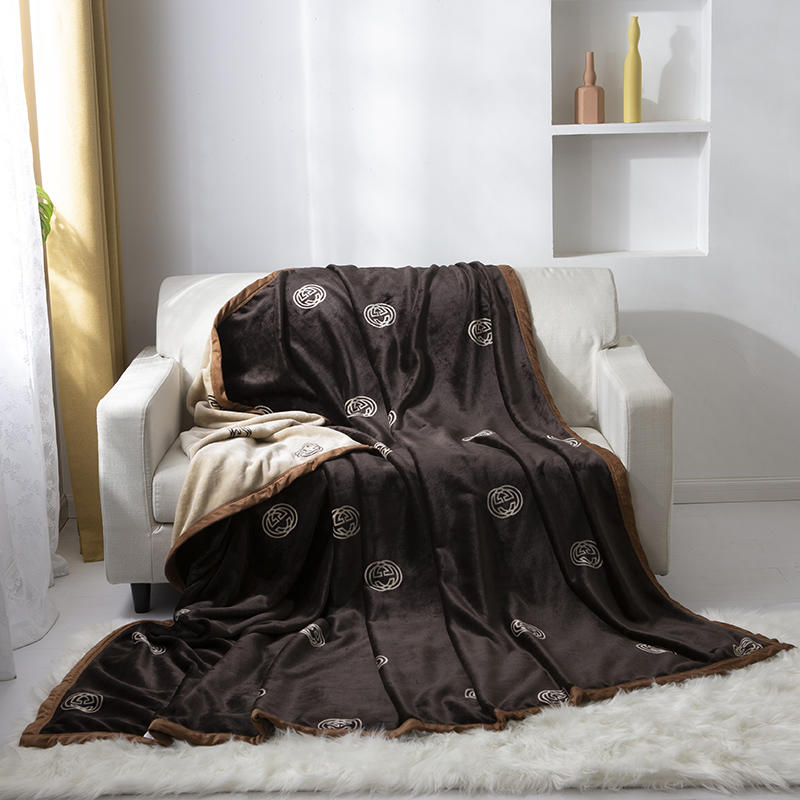 Geometric Bedding Throws Easy to Carry