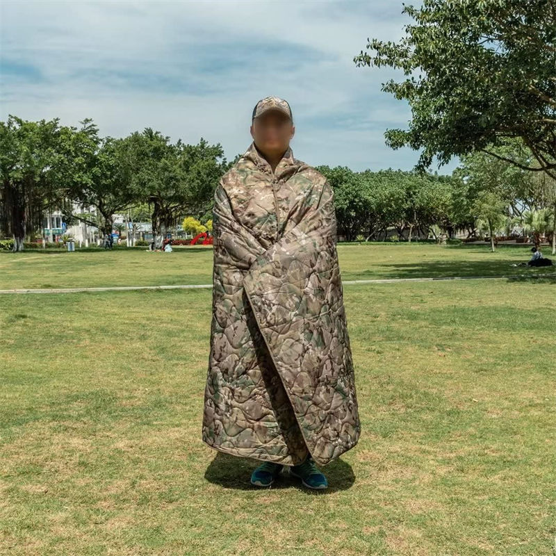Poncho liner emergency Poncho liner emergency