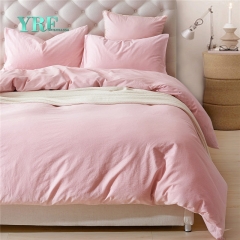quarto confortável cama king-size rosa